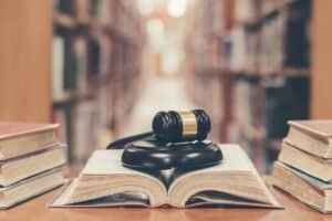 30 Effective Tips for Success in Law School