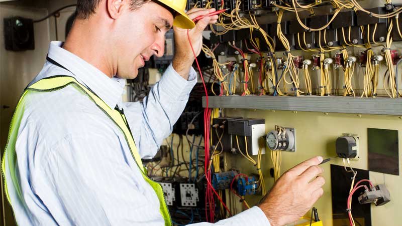 12 Best Electrician Trade Schools In The World